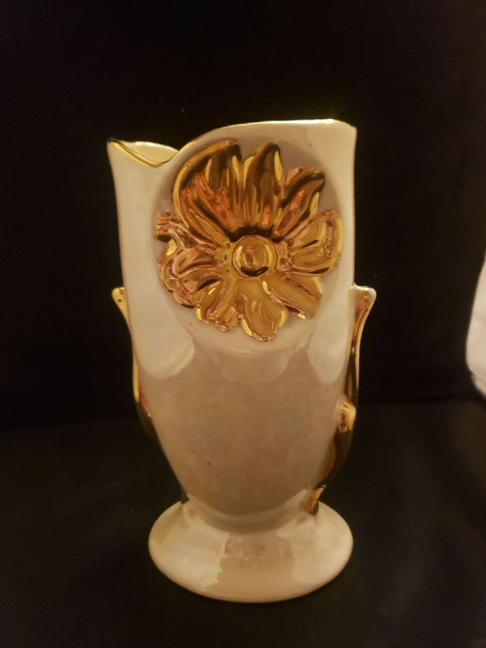 Vintage Lusterware Pearl and Gold 8" va